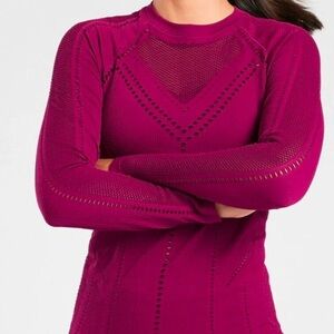 ATHLETA OXYGEN SEAMLESS LONG SLEEVED RUNNING SHIRT SIZE SMALL